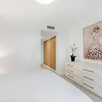 By Riva - Stylish 3 Bedroom Luxury In Naranjos De Apartament *