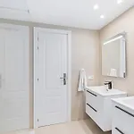 By Riva - Stylish 3 Bedroom Luxury In Naranjos De דירה *