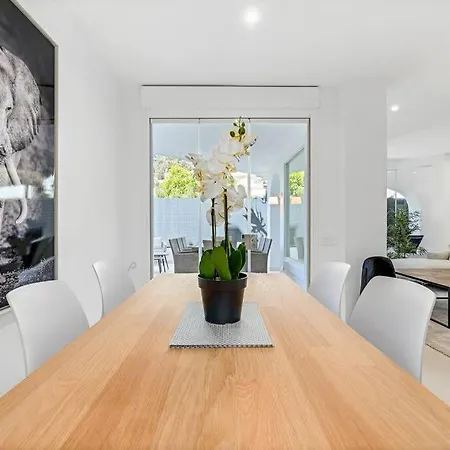 By Riva - Stylish 3 Bedroom Luxury In Naranjos De Apartment