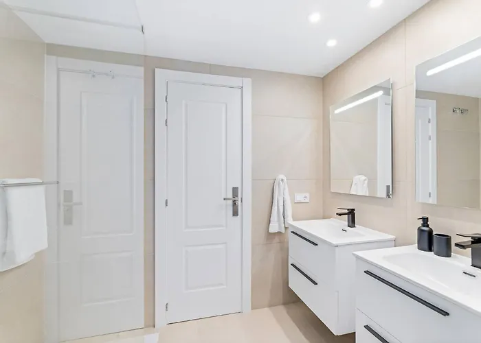 By Riva - Stylish 3 Bedroom Luxury In Naranjos De 아파트 *